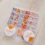 مجموعة حبات الأحرف مع أدوات لصنع المجوهرات للأطفال 24 فتحة : Ensemble de pendentifs et de lettres pour la fabrication de bijoux enfant 24 grilles RF/1833-45 - Image 2