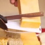 مقص تقطيع 2في1 متعدد الاستخدامات سهل وعملي لتسهيل مهامك في المطبخ Clever Cutter 2en1 Ciseaux & Couteau à Découper Multifonction RF-9700 - Image 8