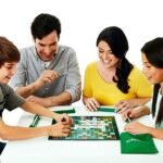 لعبة الكلمات المتقاطعة الترفيهية لأجواء عائلية مليئة بالتحدي والاكتشافات : SCRABBLE Classique Jeu de Lettres Multi-joueurs 0116F-1 - Image 7