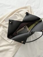 ⁦Sac à bandoulière à motif floral avec motif de patch de lettre⁩ - الصورة ⁦5⁩