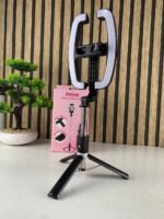 ⁦Perche à Selfie Extensible avec Support pour Téléphone et Lampe LED – عصا سيلفي مع إضاءة مدمجة ويد تحكم⁩ - الصورة ⁦8⁩