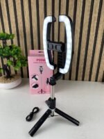 ⁦Perche à Selfie Extensible avec Support pour Téléphone et Lampe LED – عصا سيلفي مع إضاءة مدمجة ويد تحكم⁩ - الصورة ⁦10⁩