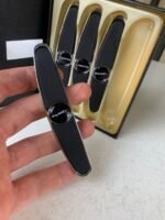 ⁦Protections de bord de portière latérales en caoutchouc et acier chromé 4Pcs – طقم حماية أبواب السيارة⁩ - الصورة ⁦7⁩