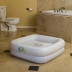 ⁦Baignoire Gonflable Carrée à Double Anneau Pour Bébé 86 x 86 x 25 cm Bestway 51116⁩ - الصورة ⁦3⁩