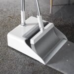 ⁦Ensemble Balai et Pelle pour le Nettoyage des Sols Intérieurs – طقم مكنسة تنظيف الأرضيات⁩ - الصورة ⁦3⁩