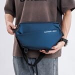 ⁦Sac de Poitrine Fashion Bag pour hommes avec bandoulière LX066 – حقيبة أغراض رجالية⁩ - الصورة ⁦8⁩