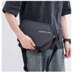 ⁦Sac de Poitrine Fashion Bag pour hommes avec bandoulière LX066 – حقيبة أغراض رجالية⁩ - الصورة ⁦9⁩