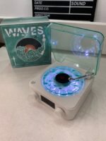 ⁦Lecteur Vinyle Sans Fil Bluetooth avec Effet Lumineux RVB – مكبر صوت بلوتوث⁩ - الصورة ⁦9⁩