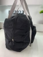 ⁦Grand sac de voyage pliable 23 L avec Sangle Valise – حقيبة كبيرة الحجم قابلة للطي⁩ - الصورة ⁦12⁩