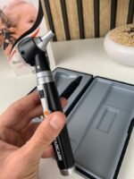 ⁦Otoscope 3X avec LED loupe de contrôle d’oreille portable avec 8 capuchons – جهاز فحص الأذن⁩ - الصورة ⁦9⁩