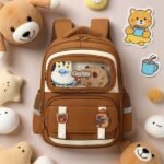 ⁦Sac à Dos Enfant Ludique avec Plusieurs Compartiment et un Peluche LM-5122 Marron – حقيبة ظهر للأطفال بني⁩ - الصورة ⁦3⁩
