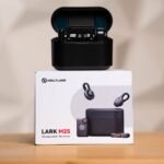 ⁦Microphone cravate sans fil Hollyland Lark M2S Combo (récepteur caméra + récepteur USB-C + câble Lightning)⁩ - الصورة ⁦11⁩