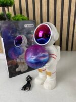 ⁦Haut parleur et lampe astronaute idéale pour la décoration de chambre YM-008 – مصباح ومكبر صوت بلوتوث⁩ - الصورة ⁦7⁩