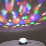⁦Boule en Cristal Lumineuse à 6 Couleurs - Effet Magique⁩ - الصورة ⁦2⁩