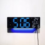 ⁦Horloge Numérique Murale LED à Éclairage Inférieur – ساعة رقمية للحائط و المكتب بإضاءة سفلية⁩ - الصورة ⁦3⁩