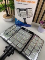 ⁦Lampes Solaires Extérieure Super lumineuse avec 3 Panneaux 800LED et Télécommande – مصباح خارجي بالطاقة الشمسية مع يد تحكم⁩ - الصورة ⁦9⁩