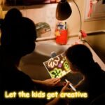 ⁦Tableau à Dessin LED coloré avec 4 stylos 30x20cm – لوحة مضيئة للرسم والتلوين⁩ - الصورة ⁦3⁩