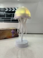 ⁦Lampe méduse RVB rechargeable avec capteur tactile et pieds dansants – مصباح ديكور على شكل قنديل⁩ - الصورة ⁦11⁩