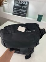 ⁦Sac de Poitrine Fashion Bag pour hommes avec bandoulière LX066 – حقيبة أغراض رجالية⁩ - الصورة ⁦13⁩