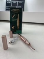 ⁦Recourbe-cils chauffant et tondeuse à sourcils 2 en 1 – جهاز تقويم الرموش⁩ - الصورة ⁦8⁩