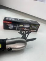 ⁦Lampe de Poche Multifonction 13-en-1 avec Coupe-Ceinture de Sécurité – مصباح يدوي متعدد الوظائف 13 في 1 مع قاطع حزام الأمان⁩ - الصورة ⁦8⁩