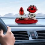 ⁦Parfum Voiture Solaire Décor Astronaute – موزع العطر في السيارة⁩ - الصورة ⁦2⁩