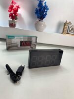 ⁦Horloge Murale Arabic Numérique LED avec Jour et Date – ساعة رقمية بالعربية مع اليوم والتاريخ⁩ - الصورة ⁦5⁩