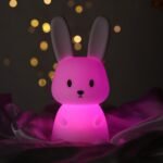 ⁦Veilleuse LED en forme de Lapin en siliconé pour enfants, avec capteur tactile⁩ - الصورة ⁦4⁩