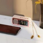 ⁦Réveil Bluetooth Rétro avec Haut-Parleur et Fonction IPX5 – ساعة منبه بلوتوث مع مكبر صوت⁩ - الصورة ⁦8⁩
