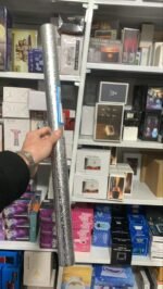 ⁦Autocollant d'aluminium auto-adhésif 5M Anti-l'huile pour cuisine⁩ - الصورة ⁦9⁩