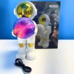 ⁦Haut parleur et lampe astronaute idéale pour la décoration de chambre YM-008 – مصباح ومكبر صوت بلوتوث⁩ - الصورة ⁦4⁩