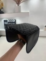 ⁦Housse fine pour Accoudoir de voiture en cuir avec 2 sacs de rangement - وسادة مسند الذراع في السيارة⁩ - الصورة ⁦12⁩