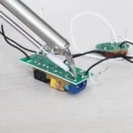 ⁦Fer à Souder Électrique 60W avec Alimentation Automatique – مسدس تلحيم كهربائي 60 واط بتغذية تلقائية⁩ - الصورة ⁦4⁩