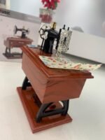 ⁦Boîte à Musique Miniature Machine à Coudre – ماكينة خياطة موسيقية⁩ - الصورة ⁦10⁩
