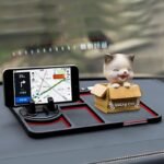 ⁦Support de téléphone antidérapant 4en1 Multifonctionnel en Silicone pour Tableau de Bord de Voiture - حامل هاتف لوحة سيارة من السيليكون متعدد الوظائف⁩ - الصورة ⁦2⁩